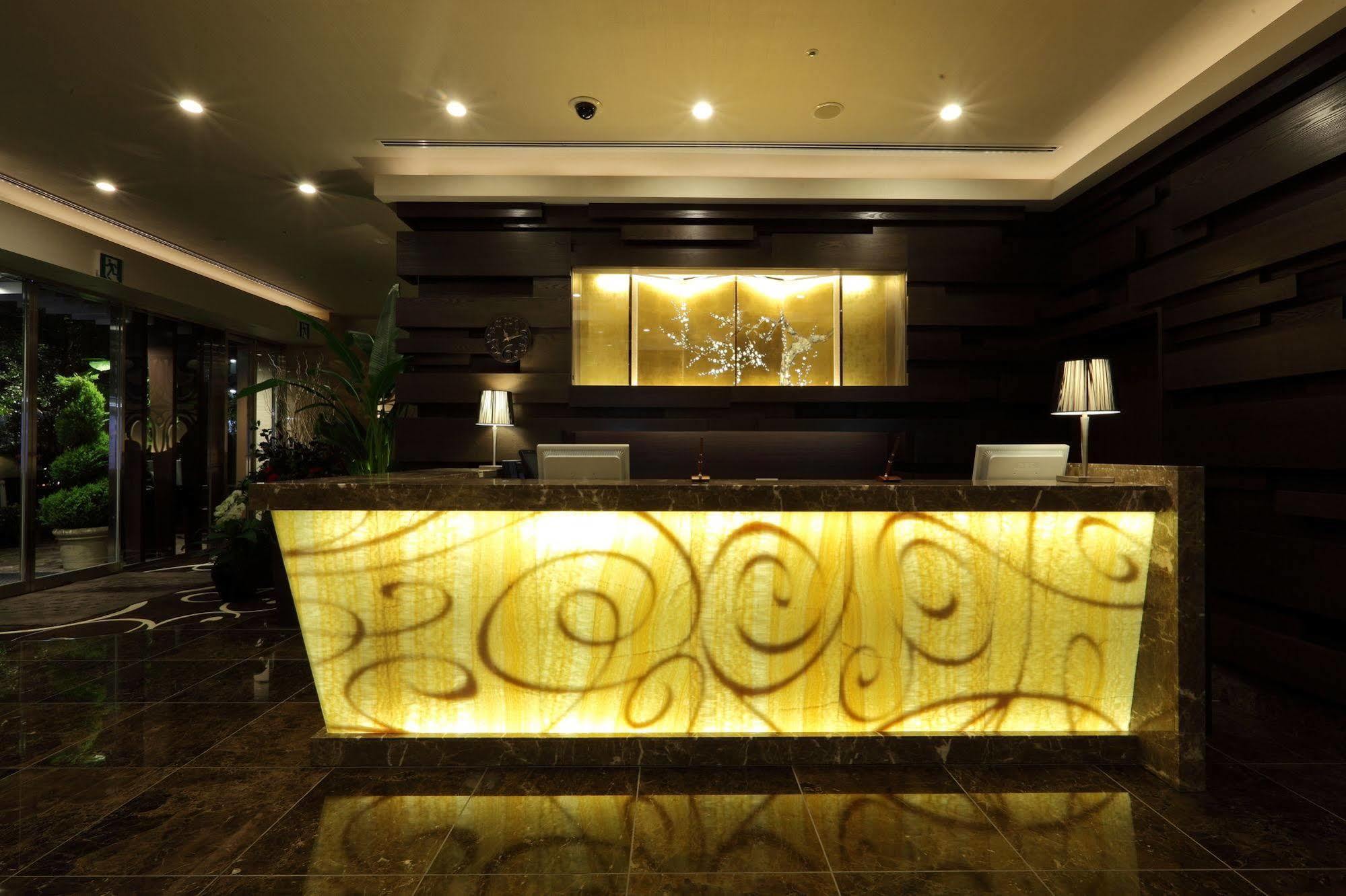 Centurion Hotel Grand Akasakamitsuke Station Tōkyō Extérieur photo